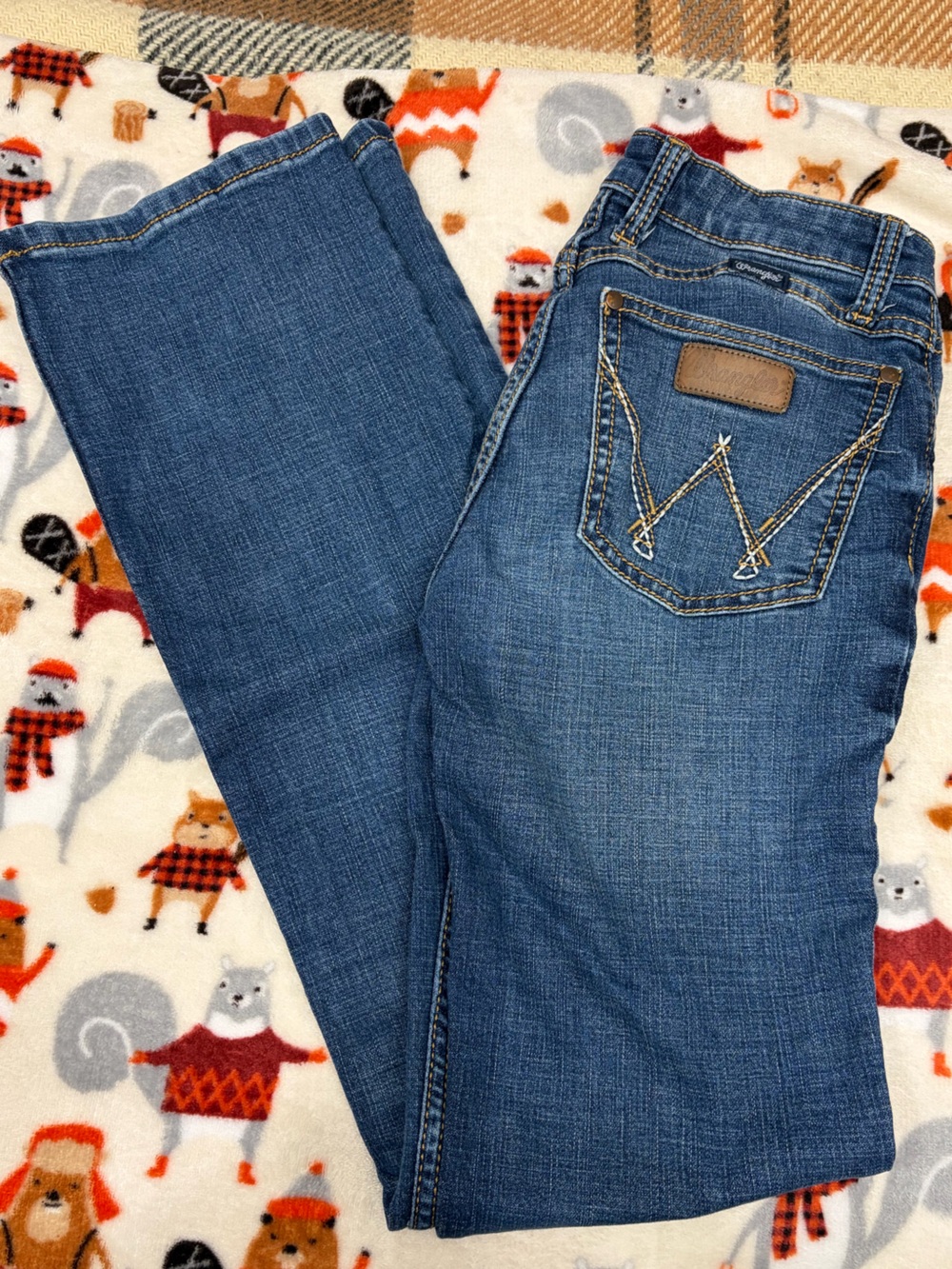 Wrangler Women's Bootcut Jeans in Medium Blue Wash